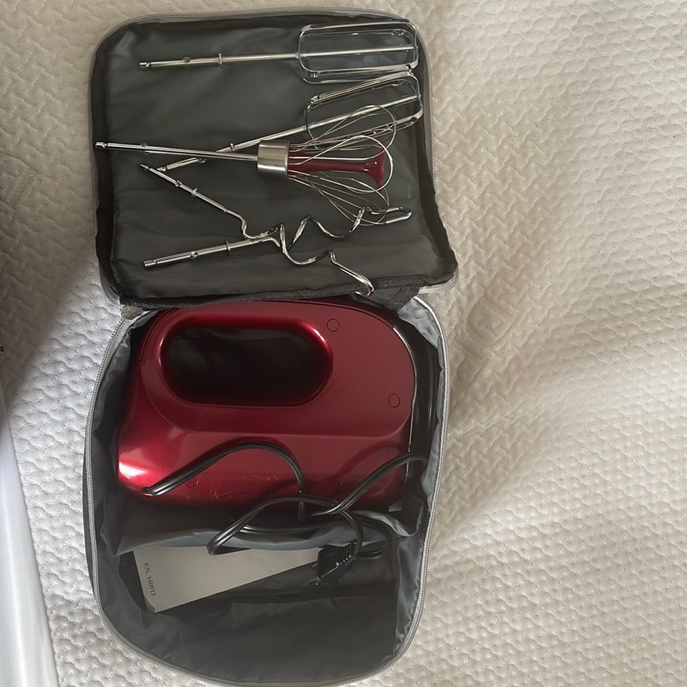 Hand mixer